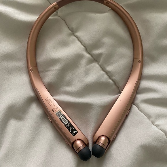 LG Bluetooth Stereo Earbuds- Rose Colored - Picture 2 of 3